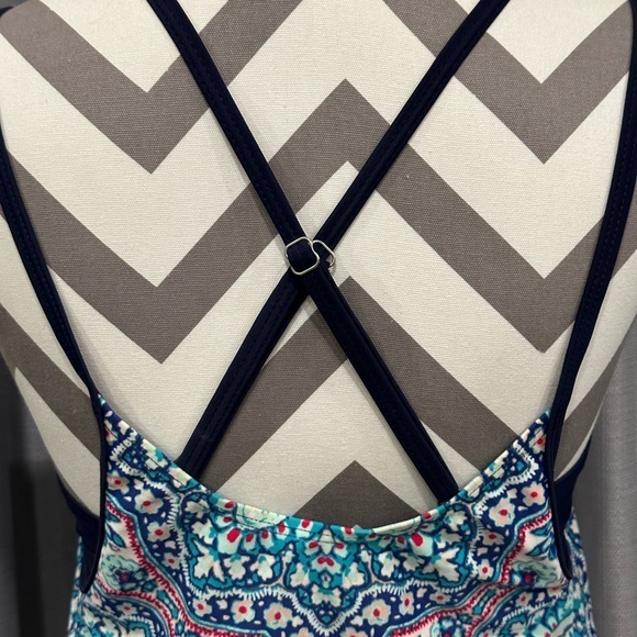 Athleta work out tank‎ - Picture 4 of 6